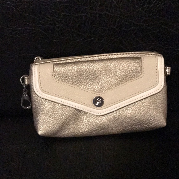 Grace Adele wristlet - Picture 1 of 5